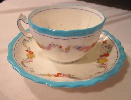 A300 (Scalloped) Flat Cup & Saucer Set