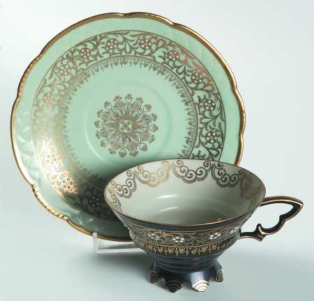 22550 Footed Cup & Saucer Set