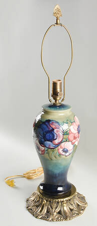 Anemone 25" Electric Lamp No Shade