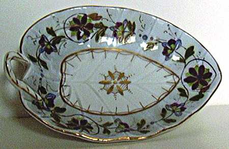 2126 Leaf Shaped Dish
