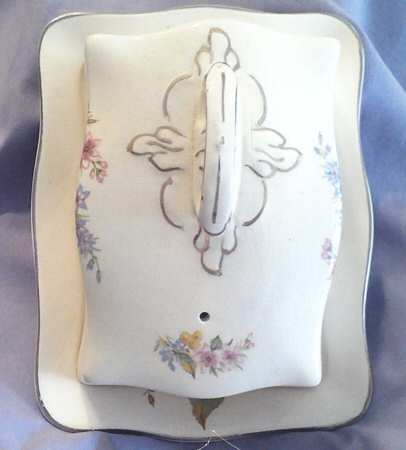 MEA180 Cheese Dish with Lid (Wedge)