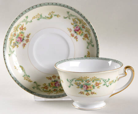 MEI930 Footed Cup & Saucer Set