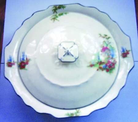 Lynton Tureen &  Lid