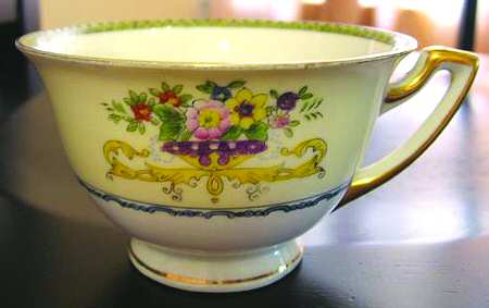 Adams Footed Cup