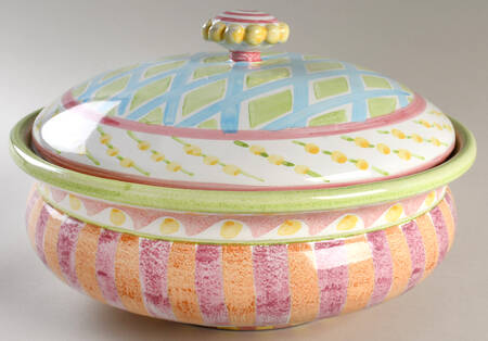 Wallcourt Round Covered Vegetable