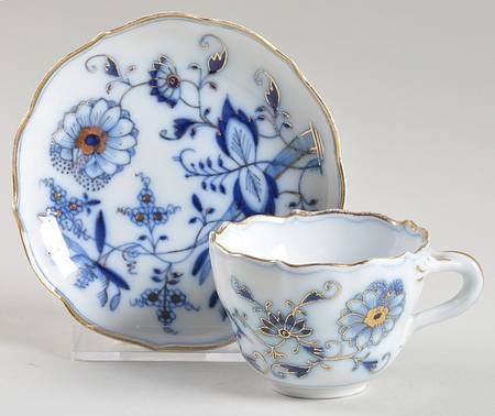 Blue Onion (Gold Trim Accent) Flat Demitasse Cup & Saucer Set