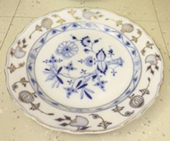 Blue Onion (Gold Trim Accent) Large Rim Soup Bowl