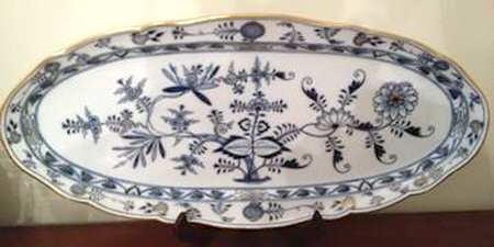 Blue Onion (Gold Trim Accent) 16" Oval Serving Platter