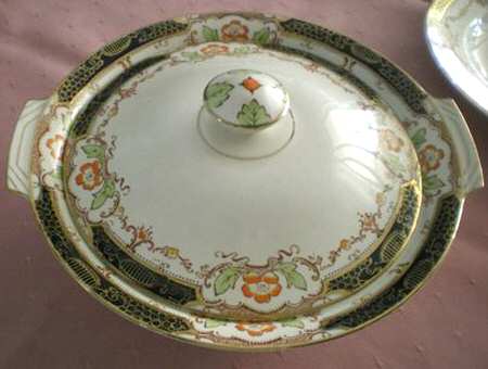 Hampton Round Covered Vegetable