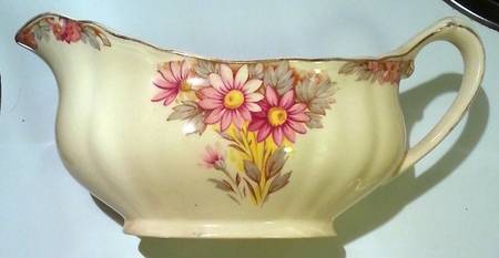 Quaker Gravy Boat