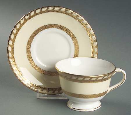 H4220 (Encrusted) Footed Cup & Saucer Set