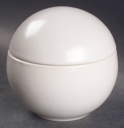 Global Cuisine Creme Sugar Bowl & Lid