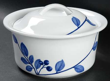 True Blue 1.75 Qt Round Covered Casserole