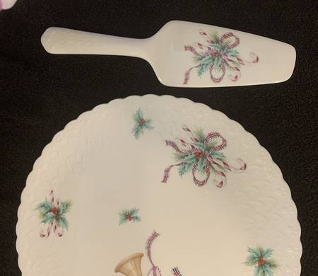 Noel Solid Ceramic Pie/Cake Server