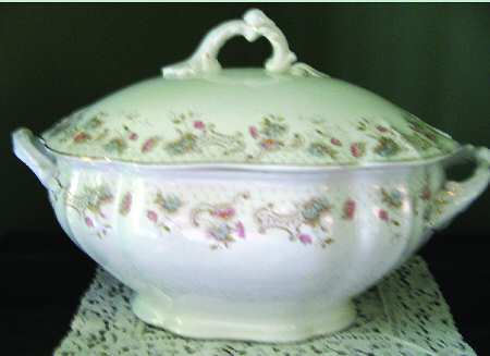 Empress Round Covered Vegetable