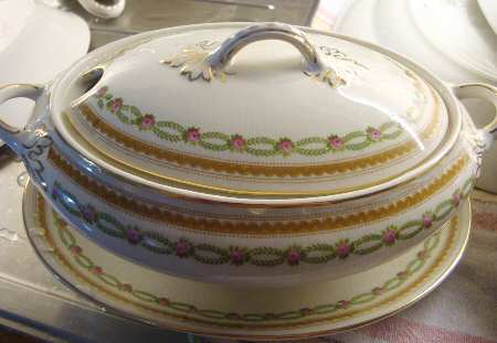 MEA230 Tureen &  Lid