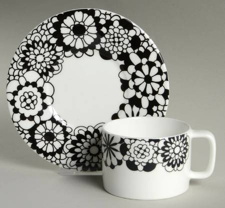 Bianco Nero Flat Cup & Saucer Set
