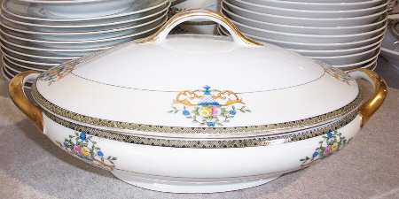 MEI992 Oval Covered Vegetable