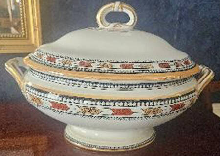 Vandyke Oval Tureen & Lid