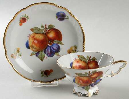 MIT209 Footed Cup & Saucer Set
