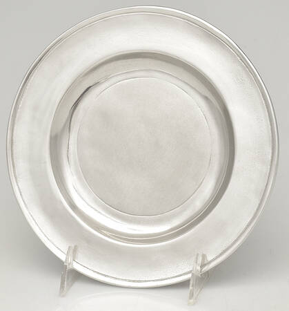 Convivio White Canape Plate by Match Pewter