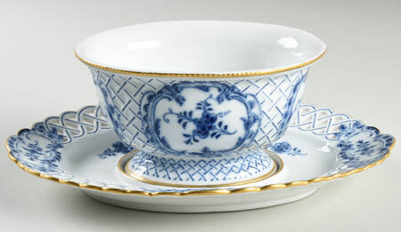 Blue Onion (Pierced, Gold Trim) Sauce Boat with Attached Underplate No Lid