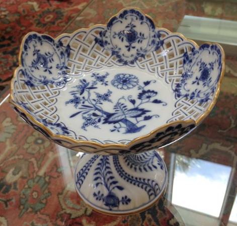 Blue Onion (Pierced, Gold Trim) Round Compote (Height X Width)