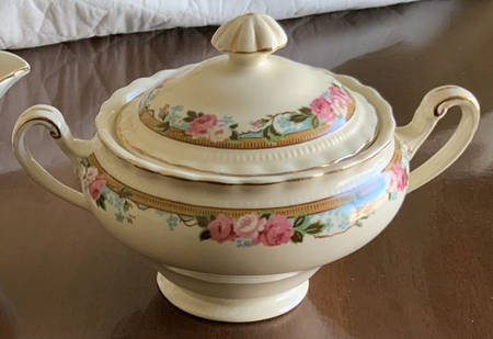 Arlington Sugar Bowl & Lid