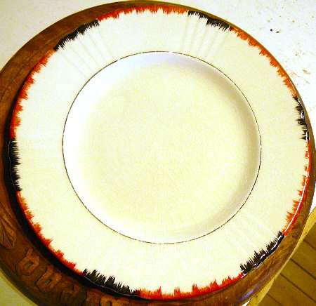 9498 (Verge Line) Luncheon Plate