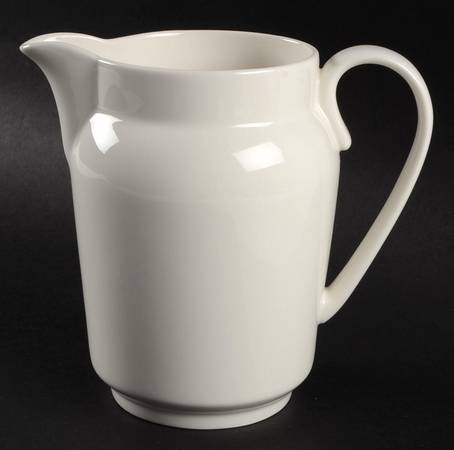 Montmartre 32 Oz Pitcher