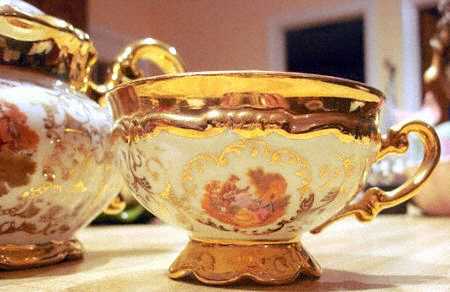 MIT218 Footed Cup