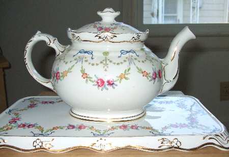 9042 Teapot & Lid