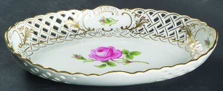 MSS141 9" Pierced Oval Bowl