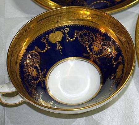 G8126 Footed Cup