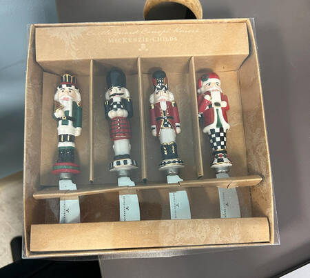 Courtly Check Individual Spreader - Set of 4 Motifs