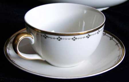 MEA264 Flat Cup & Saucer Set