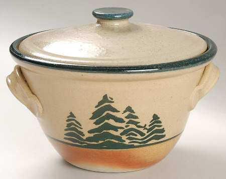 Pine Tree Round Covered Vegetable