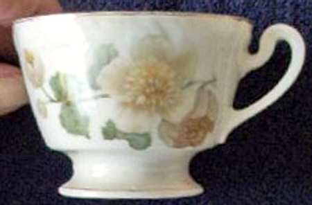 MUE141 Footed Cup
