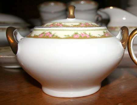 1069-X Sugar Bowl & Lid