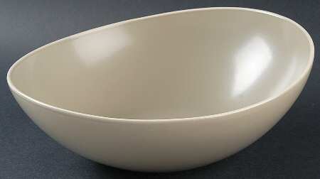 Curve Khaki 9" Round Vegetable Bowl