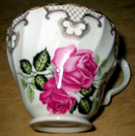 MYO128 Footed Cup