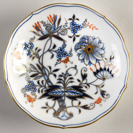 Blue Onion Rich Saucer