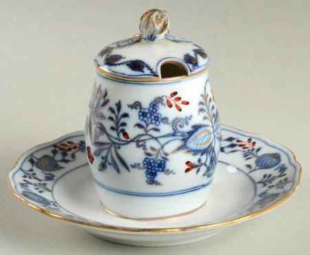 Blue Onion Rich Mustard with Lid & Attached Underplate