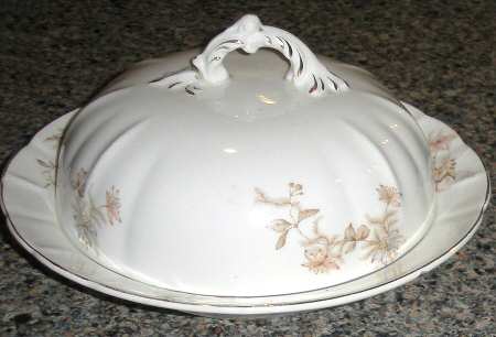 MAD224 Round Covered Butter