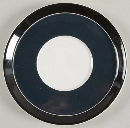 Circle Chic Black Saucer