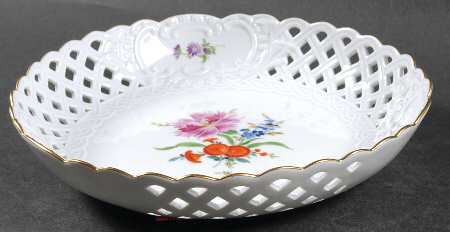 469 8" Pierced Round Bowl