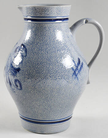 MZR1 104 Oz Pitcher