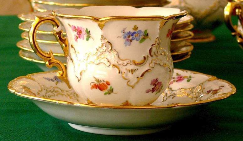 2172 Footed Cup & Saucer Set