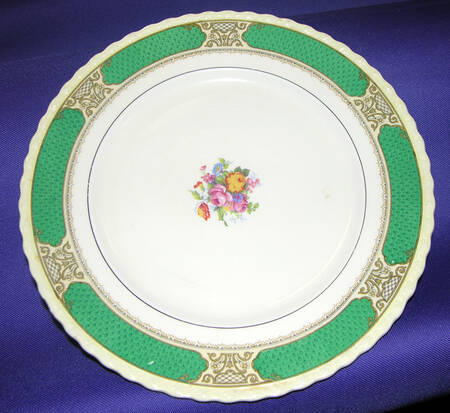 MYO142 Dinner Plate