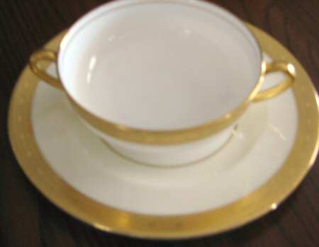 H4523 Footed Cream Soup Bowl & Saucer Set